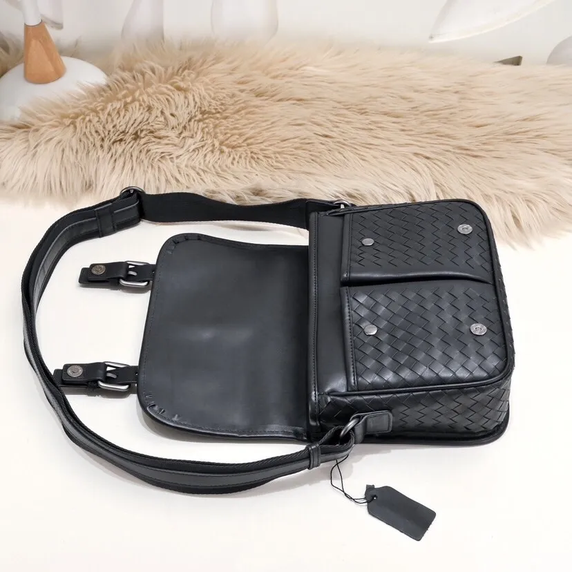 All categories 💚 Top version men’s bags 💚 BV 2024 new BV crossbody bag